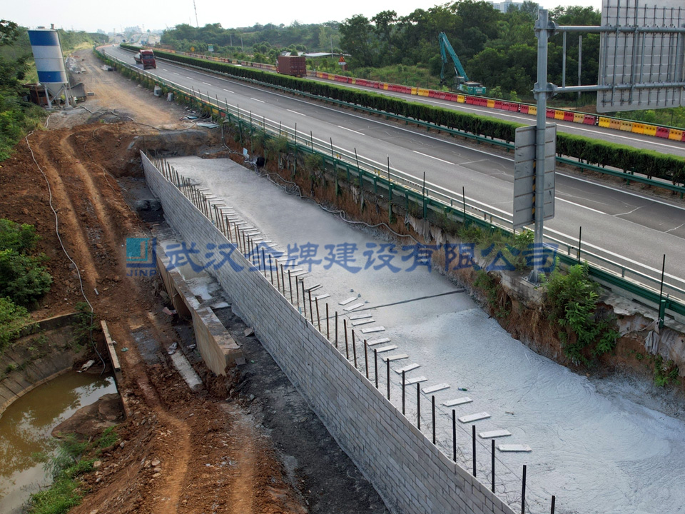 泡沫轻质土路基加宽
